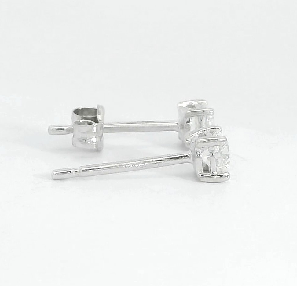 PENDIENTES GARRA FUNDICION 4MM.BRILLANTES H-SI 1.  0.14 CT TW