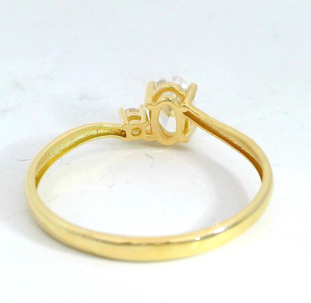 SORTIJA CIRCONITA OVAL 6x4MM.9 KILATES