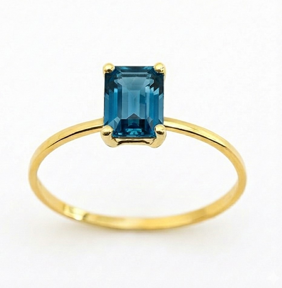 7x5MM LONDON BLUE TOPAZ RING